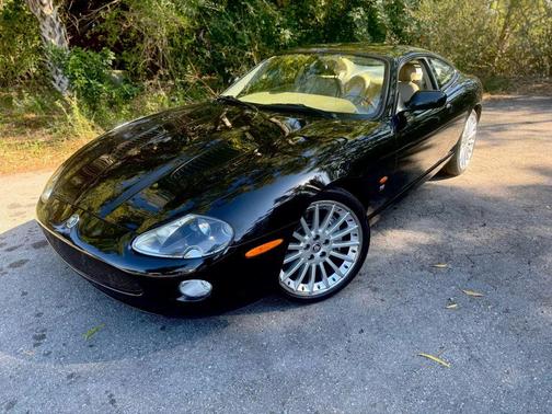 2006 Jaguar XKR Base