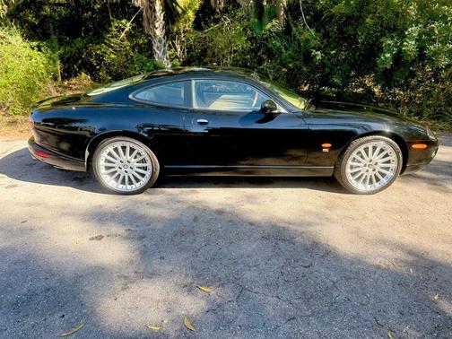 2006 Jaguar XKR Base