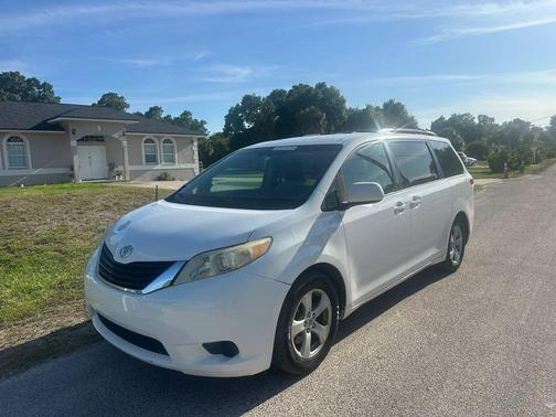 2012 Toyota Sienna LE