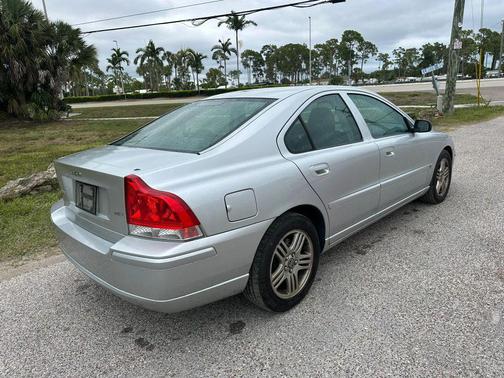 Silver Metallic 2005 Volvo S60 2.5T