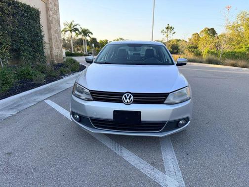 2014 Volkswagen Jetta Auto SEL