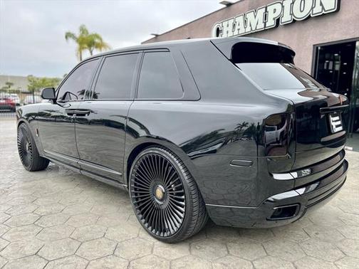 2023 Rolls-Royce Cullinan Base