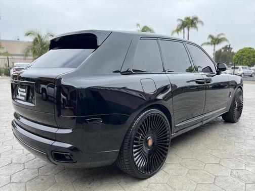 2023 Rolls-Royce Cullinan Base