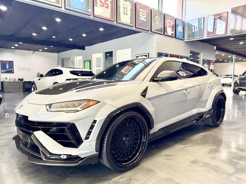 2024 Lamborghini Urus Performante