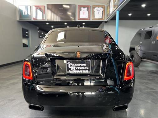 2022 Rolls-Royce Phantom Base