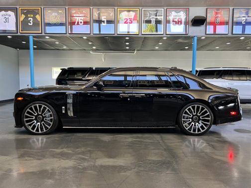 2024 Rolls-Royce Phantom 