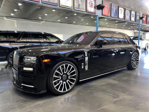 2024 Rolls-Royce Phantom 