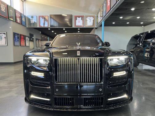 2024 Rolls-Royce Phantom 