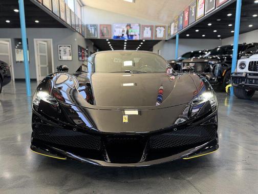 2025 Ferrari SF90 Spider 