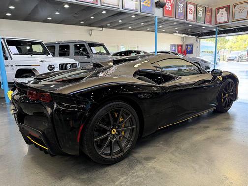 2025 Ferrari SF90 Spider 