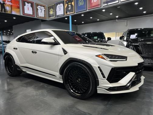 2024 Lamborghini Urus Performante