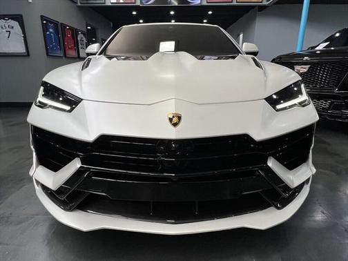 2024 Lamborghini Urus Performante