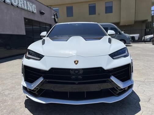 2024 Lamborghini Urus Performante