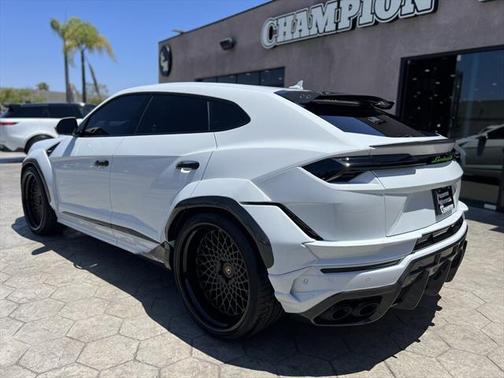 2024 Lamborghini Urus Performante
