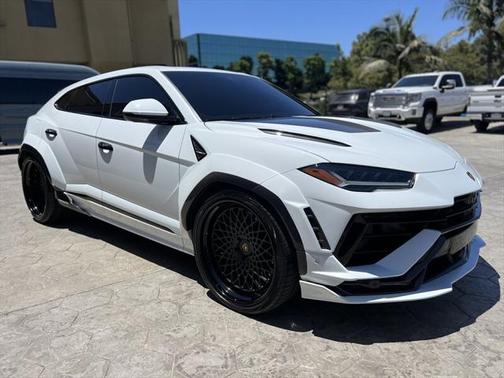 2024 Lamborghini Urus Performante