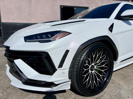 2024 Lamborghini Urus Performante