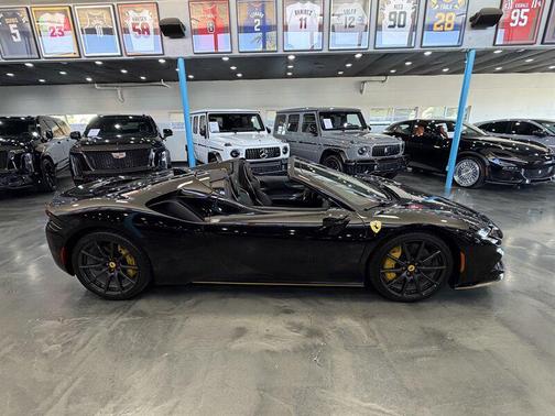 2025 Ferrari SF90 Spider 