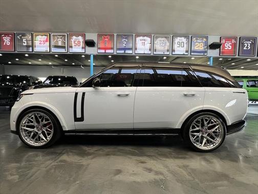 2025 Land Rover Range Rover P400 SE 7 Seat