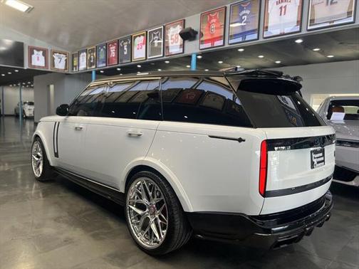 2025 Land Rover Range Rover P400 SE 7 Seat