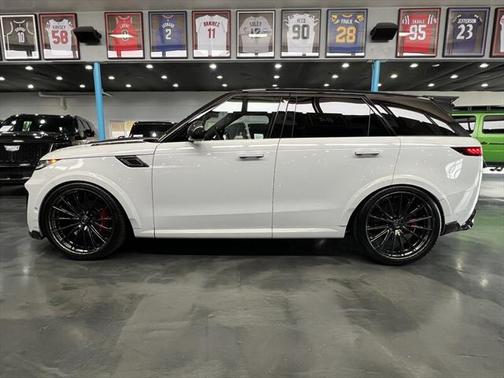 2025 Land Rover Range Rover Sport SE