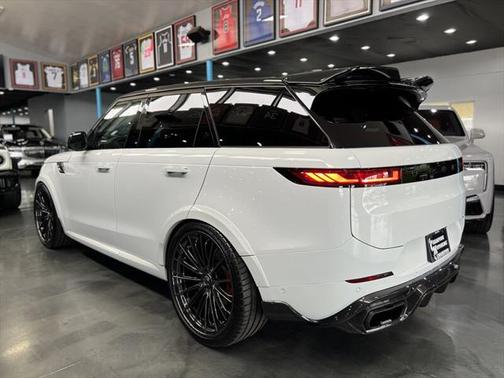 2025 Land Rover Range Rover Sport SE