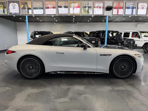 2026 Mercedes-Benz Maybach SL 680 Monogram Series 4MATIC