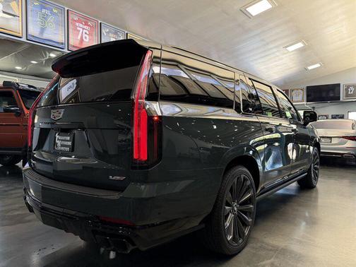 2026 Cadillac Escalade ESV V-Series