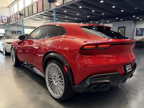2025 Ferrari Purosangue 