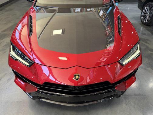 2024 Lamborghini Urus Performante