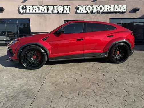 2024 Lamborghini Urus Performante