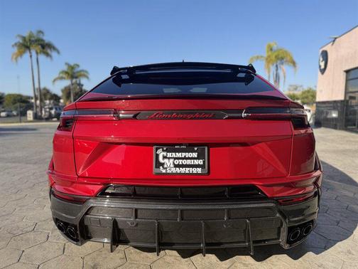 2024 Lamborghini Urus Performante
