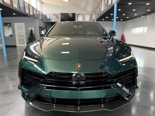2024 Lamborghini Urus S