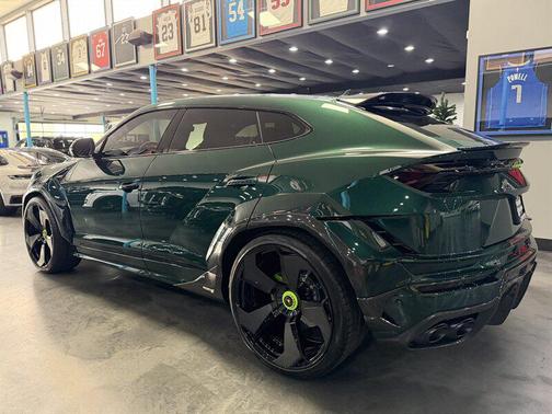 2024 Lamborghini Urus S