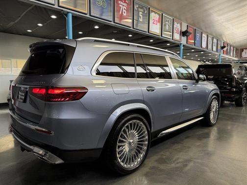 2025 Mercedes-Benz Maybach GLS 600 4MATIC