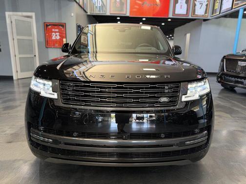 Black 2026 Land Rover Range Rover P530 SE 7 Seat