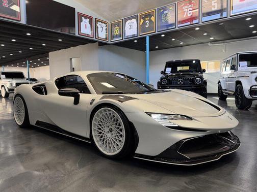 2022 Ferrari SF90 Spider 