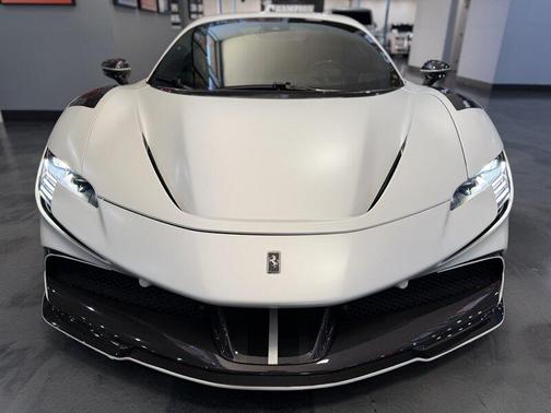 2022 Ferrari SF90 Spider 