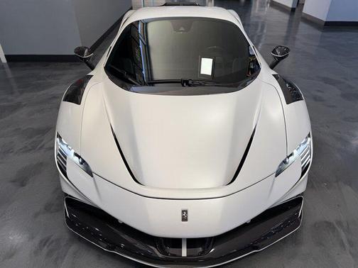 2022 Ferrari SF90 Spider 