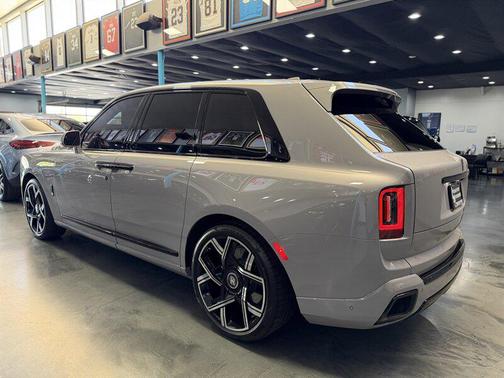 Gray 2025 Rolls-Royce Cullinan