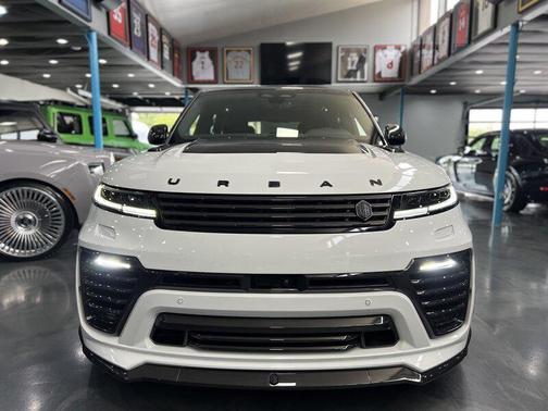 2025 Land Rover Range Rover Sport SE