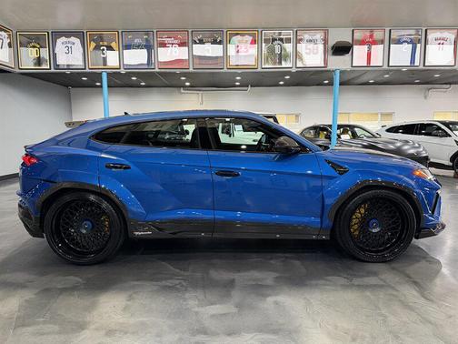 2024 Lamborghini Urus Performante