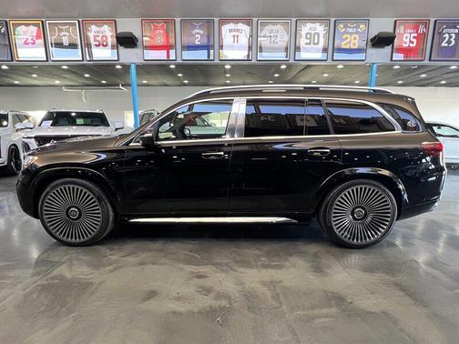 2025 Mercedes-Benz Maybach GLS 600 4MATIC