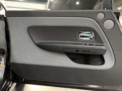 2025 Rolls-Royce Spectre 