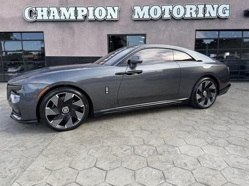 2025 Rolls-Royce Spectre 