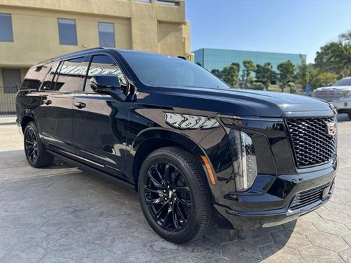 2025 Cadillac Escalade ESV Sport