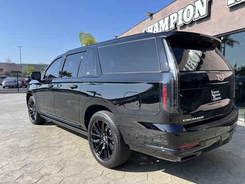 2025 Cadillac Escalade ESV Sport