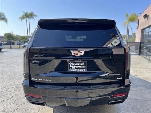2025 Cadillac Escalade ESV Sport