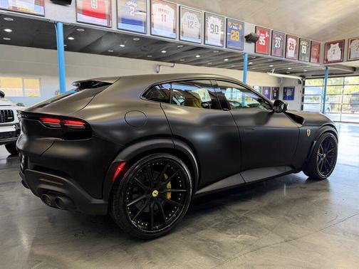 2025 Ferrari Purosangue 