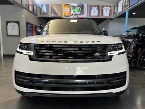 2025 Land Rover Range Rover P530 SE 7 Seat