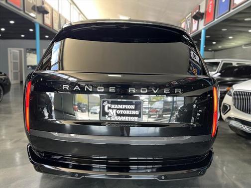 2025 Land Rover Range Rover P400 SE 7 Seat